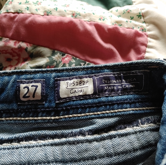 Miss Me Denim. Embroidered Capri Sz.27 - Picture 8 of 10